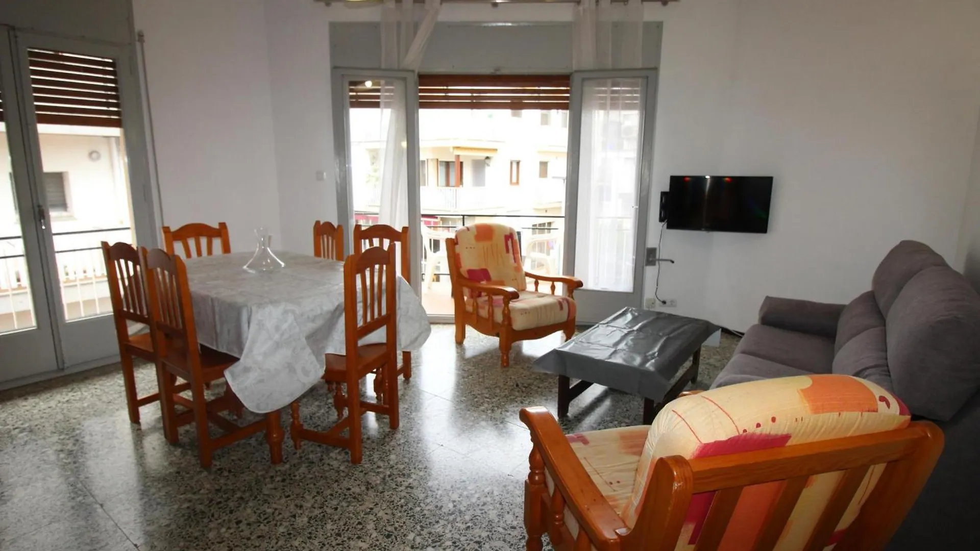 Apartment Apartamento Centrico, Luminoso A 100M De La Playa Con Balcon Y Wifi Llanca