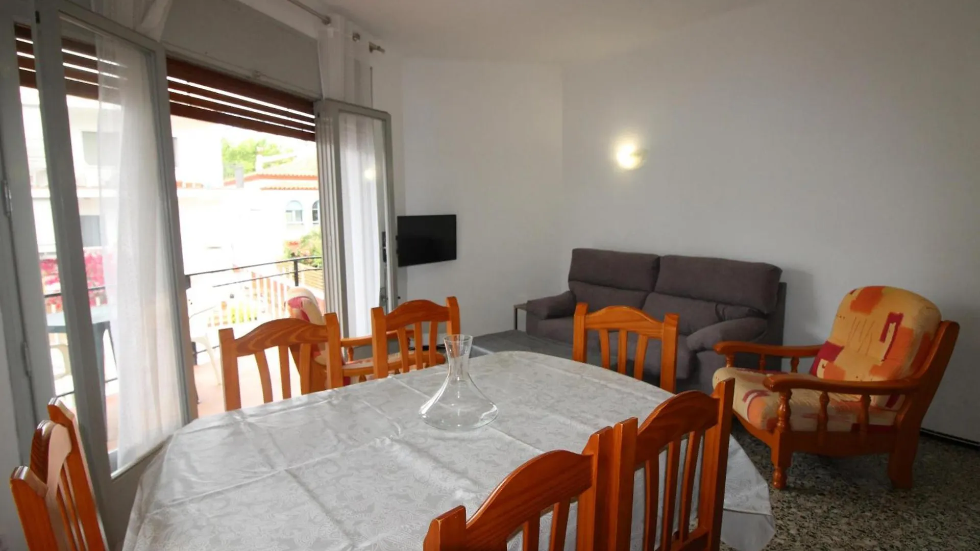 Apartamento Centrico, Luminoso A 100M De La Playa Con Balcon Y Wifi Llanca Spain