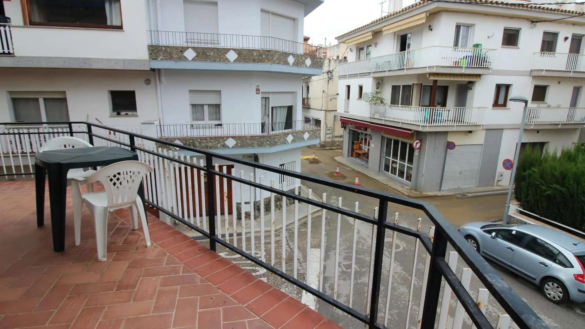 Apartamento Centrico, Luminoso A 100M De La Playa Con Balcon Y Wifi Llanca 0*,  Spain