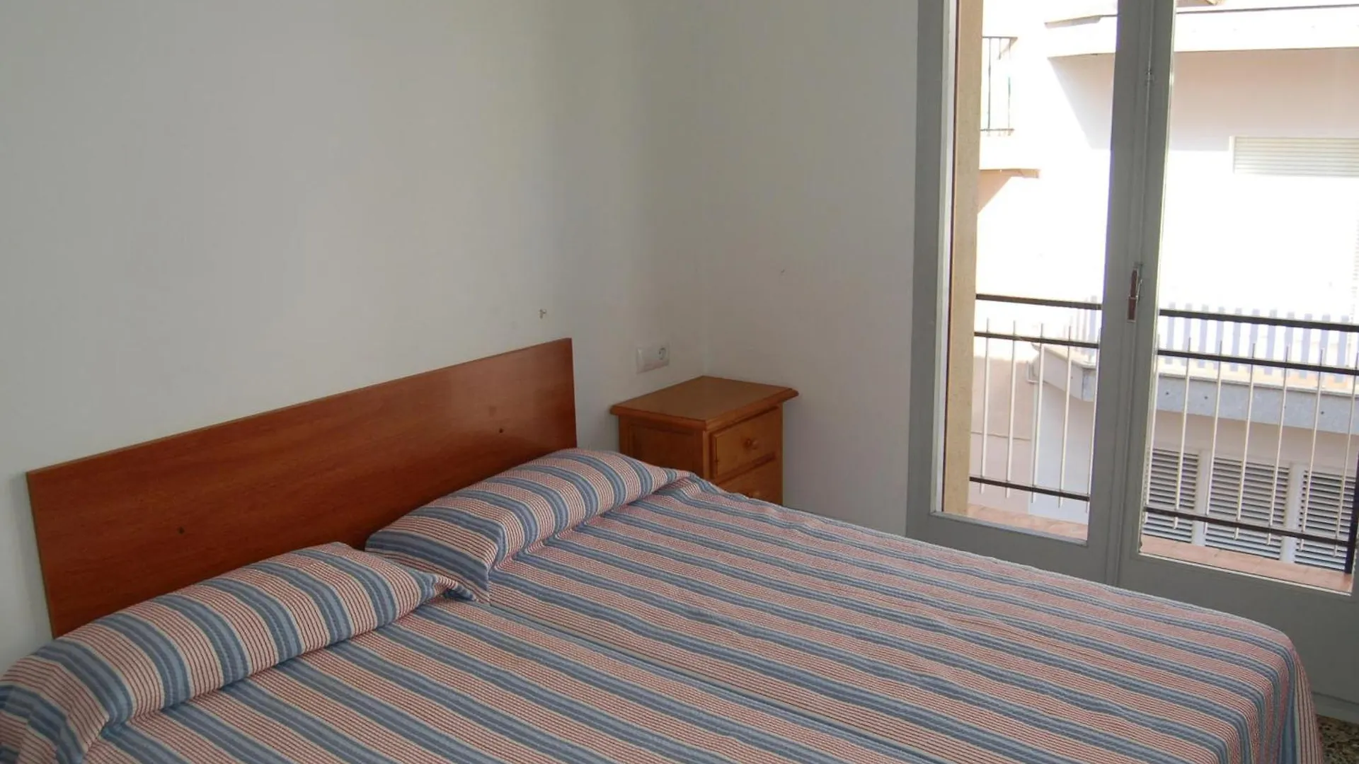 Apartamento Centrico, Luminoso A 100M De La Playa Con Balcon Y Wifi Llanca Apartment