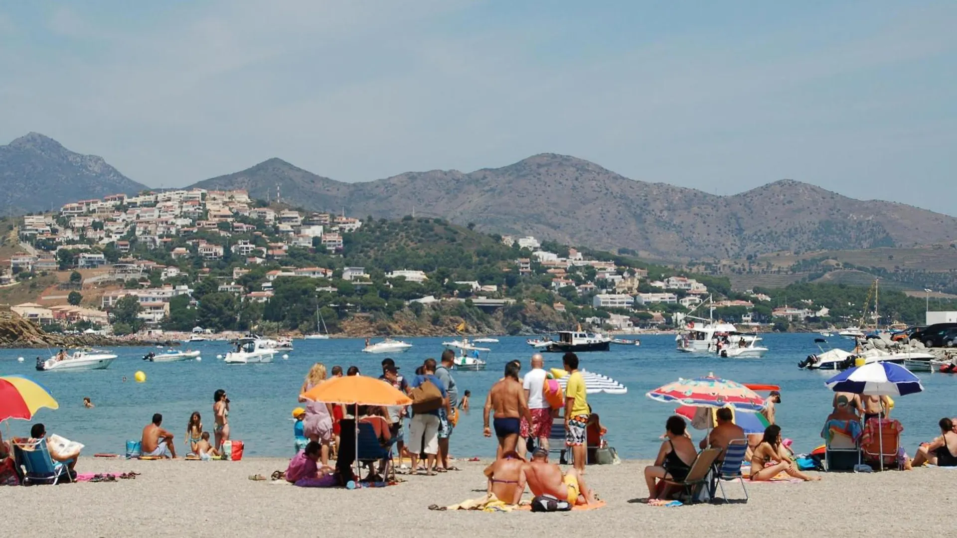 Apartamento Centrico, Luminoso A 100M De La Playa Con Balcon Y Wifi Llança